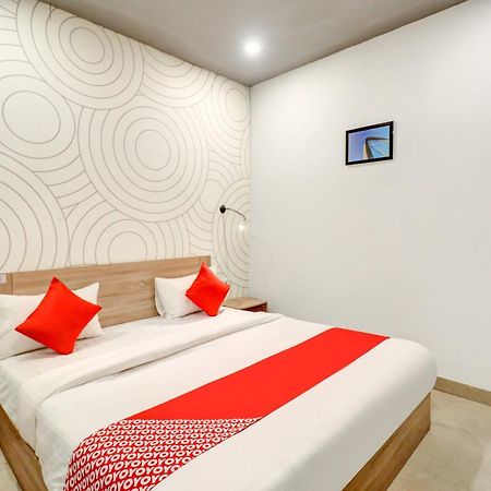Hotel O Jps Grand Hotel Ню Делхи Екстериор снимка
