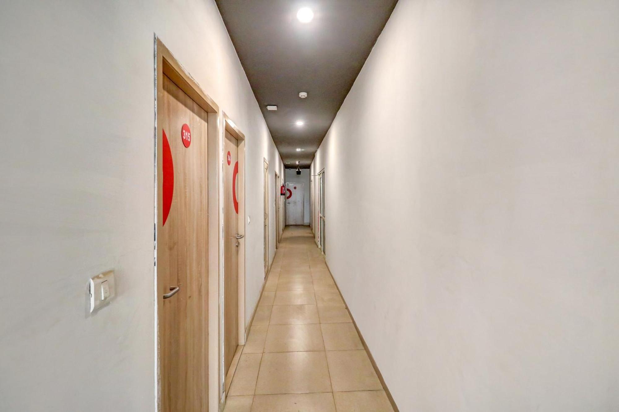 Hotel O Jps Grand Hotel Ню Делхи Екстериор снимка