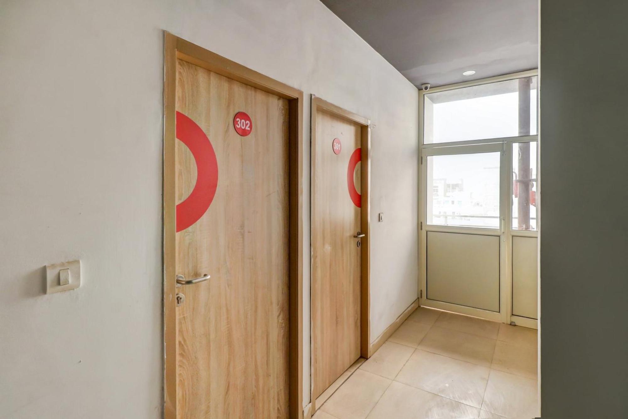 Hotel O Jps Grand Hotel Ню Делхи Екстериор снимка