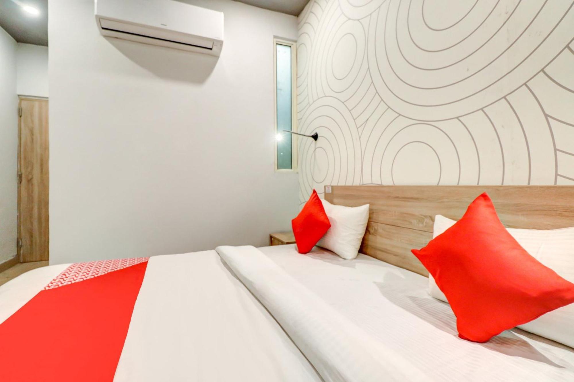 Hotel O Jps Grand Hotel Ню Делхи Екстериор снимка